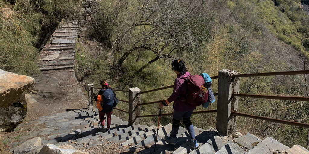 Day 3: Day Tuesday, 1 October Fly to Pokhara and Drive to Ulleri