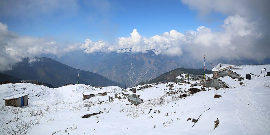 Day 2: Drive to Dunche  (2030m)